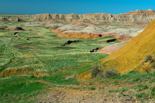 Colorful Layers - Geologic Splendor at Badlands Overlook Téléchargement Numérique