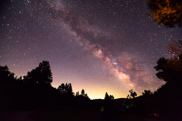 Milky Way and Perseid Meteor Shower in Colorados Poudre Canyon Téléchargement Numérique