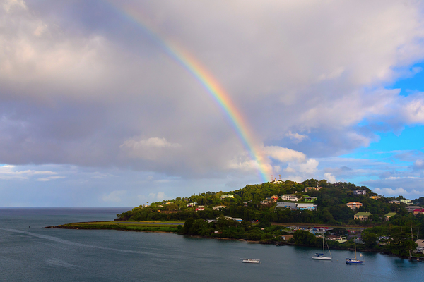 Rainbow Descending Near the Vigie Lighthouse in St Lucia Téléchargement Numérique