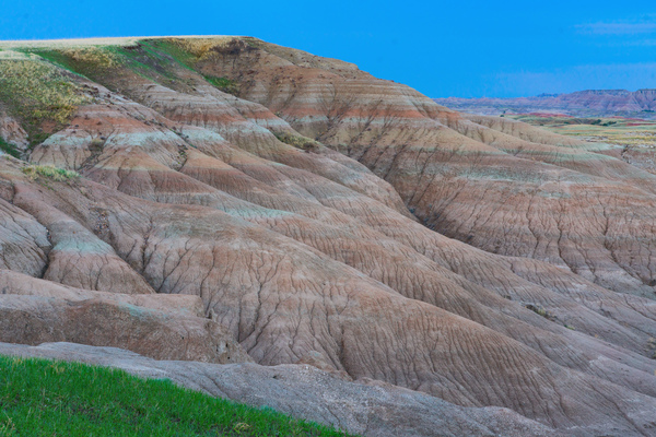 South Dakota Badlands Colorful Cracks and Textures in Springtime Téléchargement Numérique