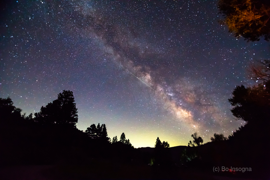 Milky Way and Perseid Meteor Shower in Colorados Poudre Canyon  Imprimer