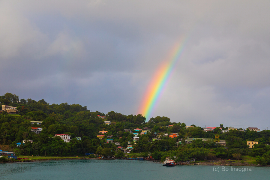 The Splendor of St. Lucia Finale of an Intense Rainbow  Imprimer