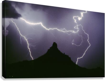 Pinnacle Peak Lightning Bolt Surrounded  Impression sur toile