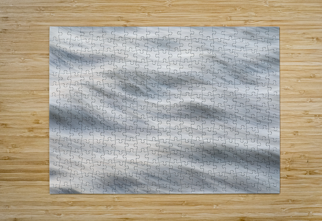 Silky Flowing River Abstract  Impression métal HD avec cadre flottant sur le dos